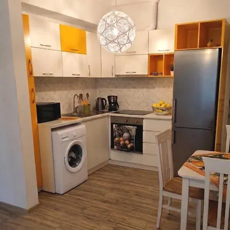 Apartment Lemon With Mountain View And Fast Wi-fi Sarande
